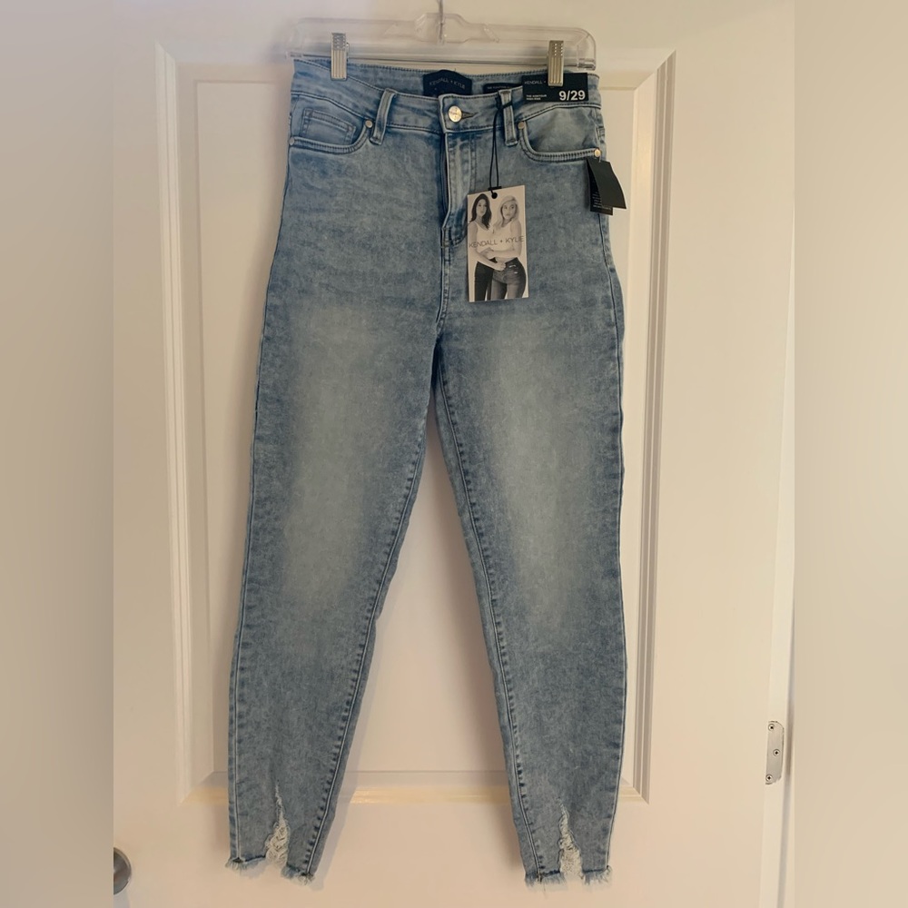 Kendall + Kylie NWT Kontour High Rise Jeana 9/29